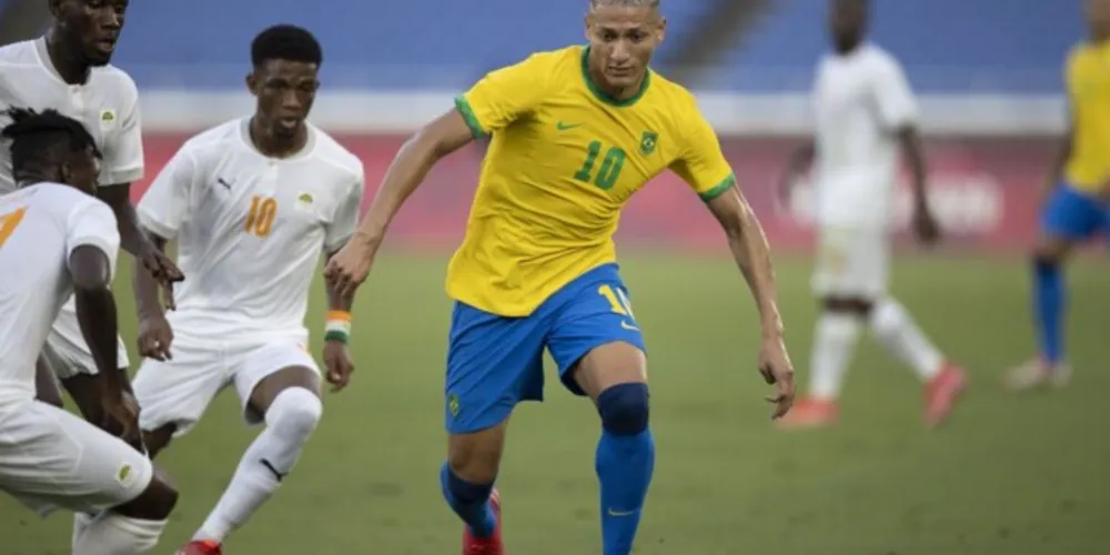 Brasil continua na liderança do grupo D, com quatro pontos.