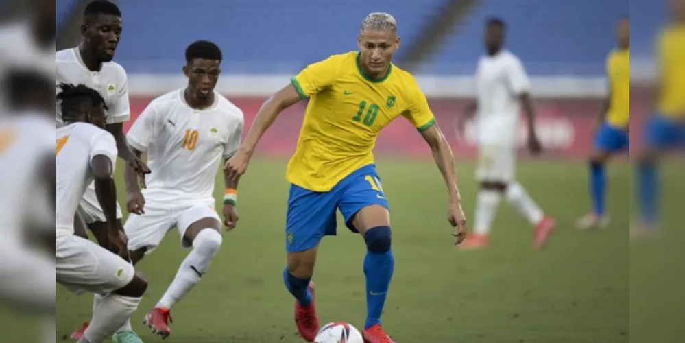 Brasil continua na liderança do grupo D, com quatro pontos.