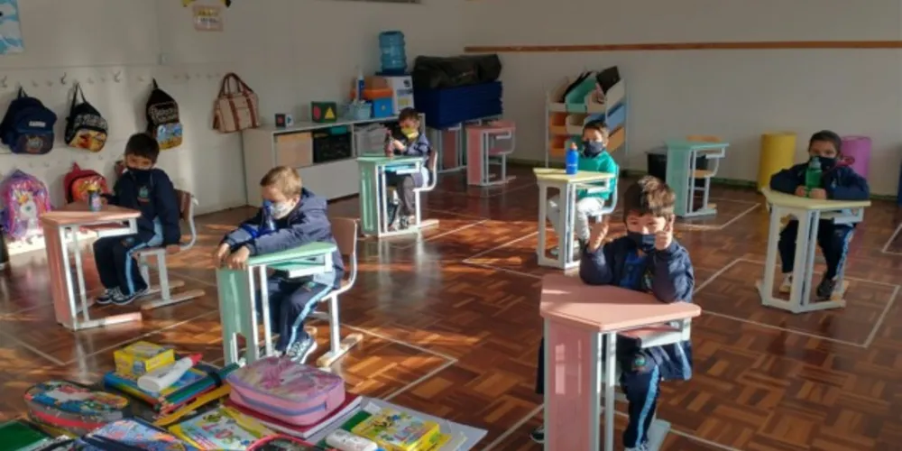 Retorno das turmas foi efetivado na terça-feira (27) e segue o sistema híbrido