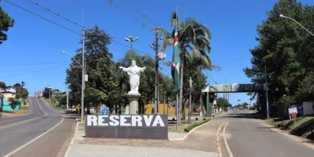 Iniciativa prevê repasse de cestas básicas para a população acima de 65 anos. A lei foi sancionada pelo prefeito Lucas Machado nesta quarta-feira (28)