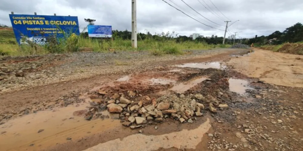 Obras ficaram paradas e retomaram na última semana.