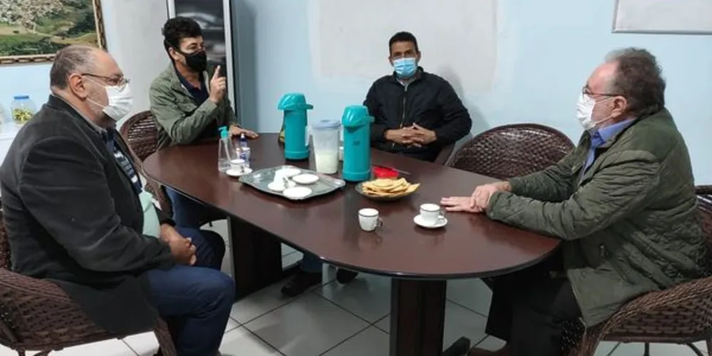 Prefeito Nato Moura (PSD) esteve eu reunião com liderança política estadual na última semana