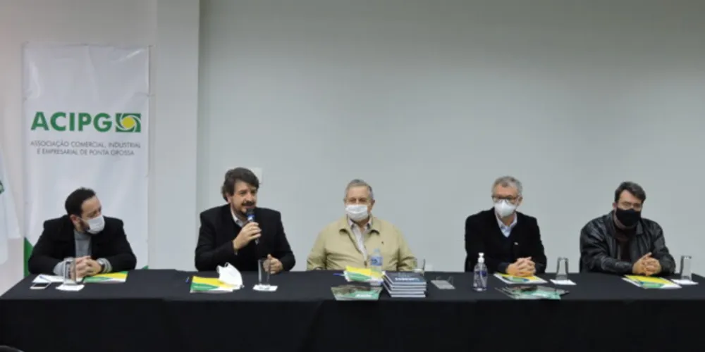 Fernando Moares, visitou a Associação Comercial, Industrial e Empresarial de Ponta Grossa (Acipg), nesta terça-feira (22)
