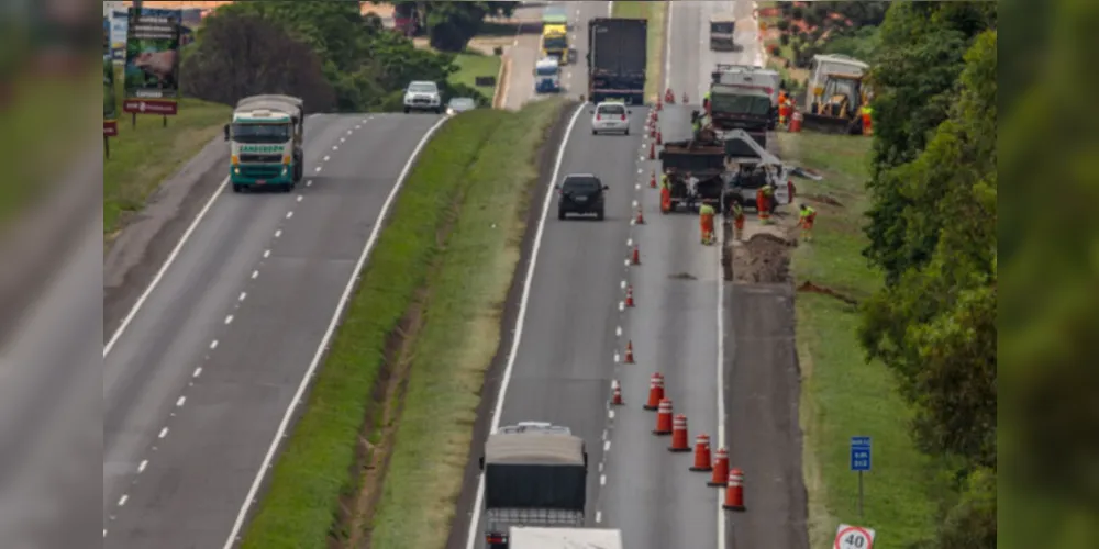 Além dos trechos urbanos, diversos segmentos da BR 376 também recebem obras de manutenção 