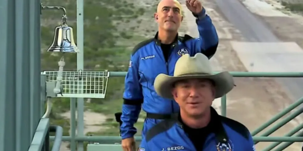 Ele e mais três tripulantes decolaram do deserto no oeste do Texas 
