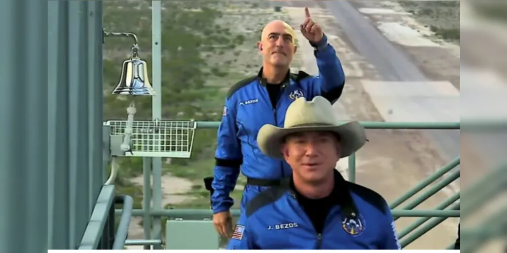 Ele e mais três tripulantes decolaram do deserto no oeste do Texas 
