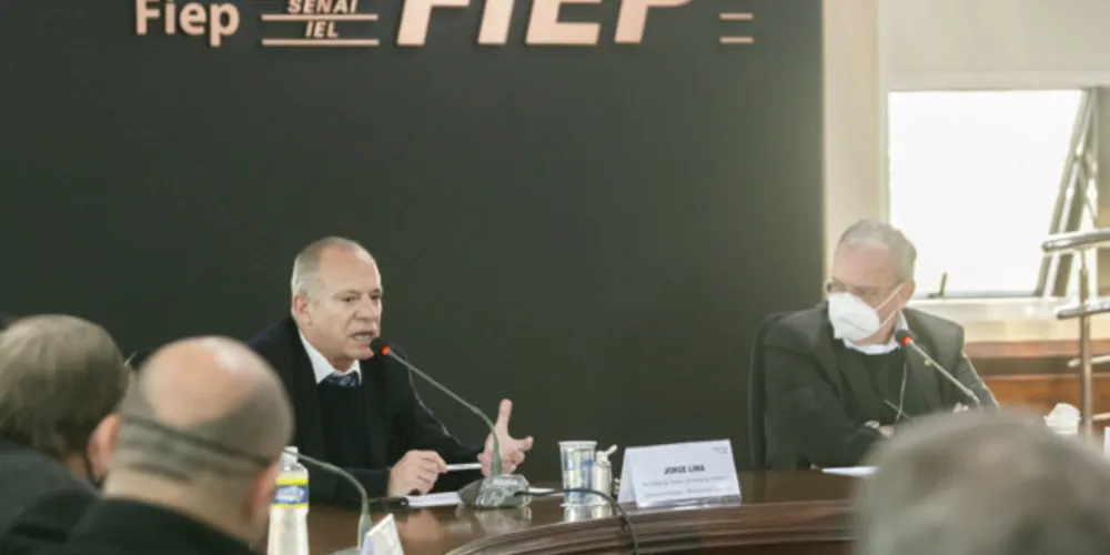 Secretário Jorge Lima detalhou o andamento do projeto a industriais paranaenses