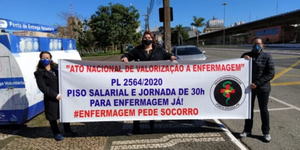 Grupo realizou manifesto em Ponta Grossa, em 30 de junho.