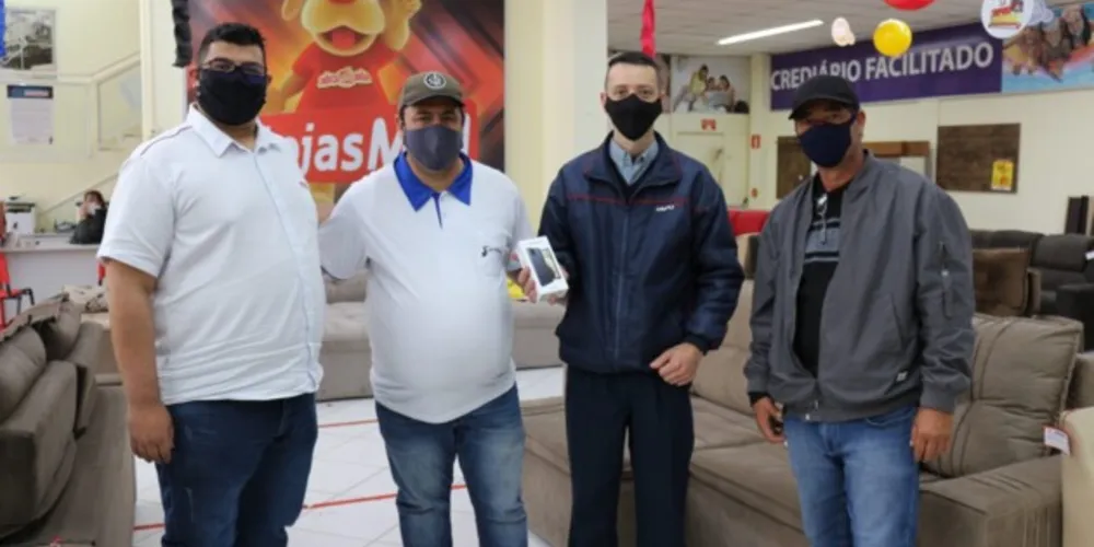 Vencedor ganhou um celular Samsung A14