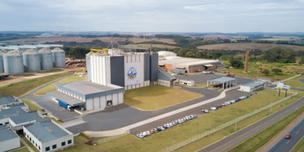 Instalado em Ponta Grossa, Moinho de Trigo da Unium produz farinhas das marcas Herança Holandesa Premium, Herança Holandesa Tradicional e Precisa