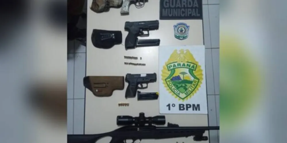 Abordagem da PM se deu a partir de uma denúncia anônima. Armamento foi apreendido durante um churrasco