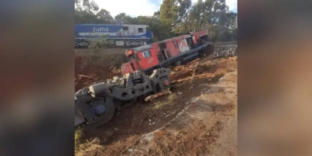 Colisão foi registrada na passagem em nível da PR-438, na noite desta sexta-feira (30)