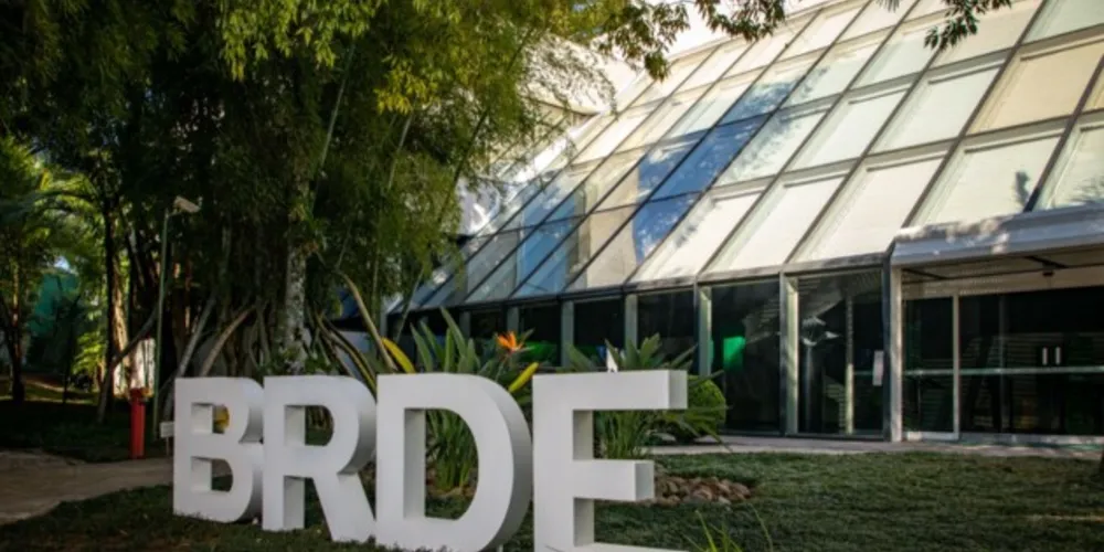 Em seis décadas de atuação, já atinge a marca de R$ 200 bilhões em operações