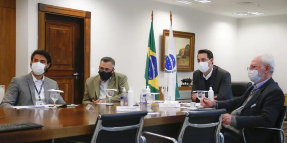 Governador Ratinho e lideranças conversaram de maneira on-line com os diretores do Banco Mundial.