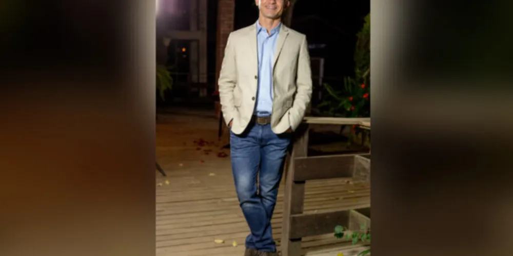 Novo Ciclo - O Diretor Industrial da Heineken Ponta Grossa, Rodrigo Bressan receberá as felicitações pela troca de idade nesta quinta-feira (1). Rodrigo que vem fazendo um excelente trabalho no comando da unidade da renomada cervejaria Heineken em nossa cidade. Da coluna RC votos de plena realização!