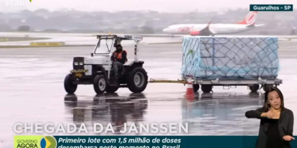 Carregamento traz com 1,5 milhão de doses da vacina que garante a imunização após uma única aplicação