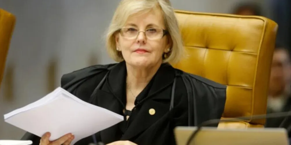 Senadores apresentaram peça ao Supremo solicitando que o presidente da República seja investigado por prevaricação