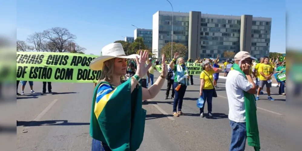 Deputada federal Aline Sleutjes (PSL), durante manifestação