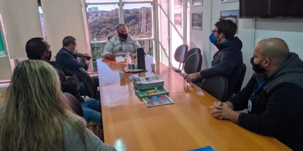 Vereador se encontrou com secretário municipal, diretor de apoio institucional e comerciantes.
