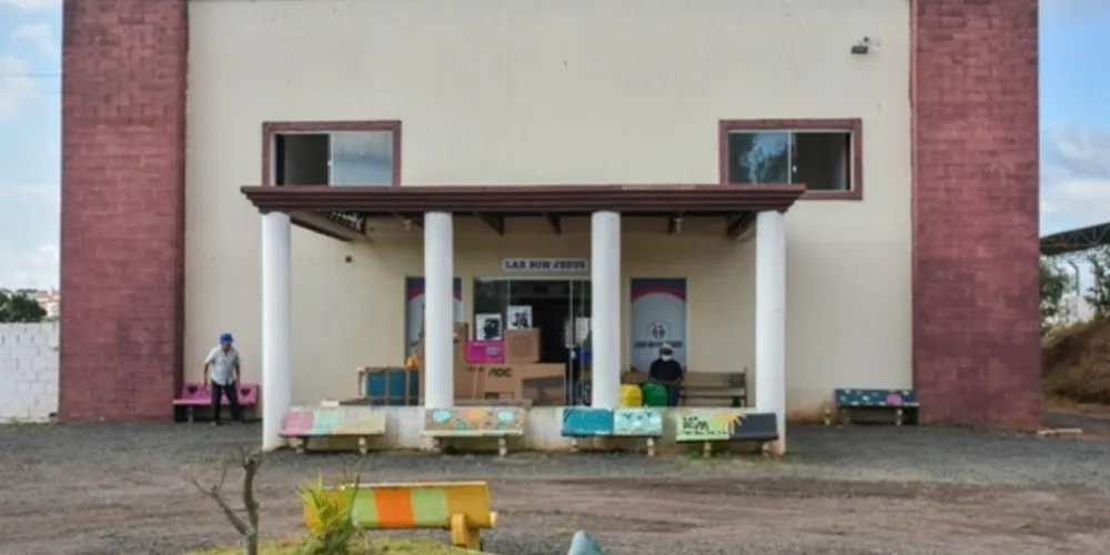 Entrega de materiais ocorreu na quarta-feira (9), no Lar Bom Jesus
