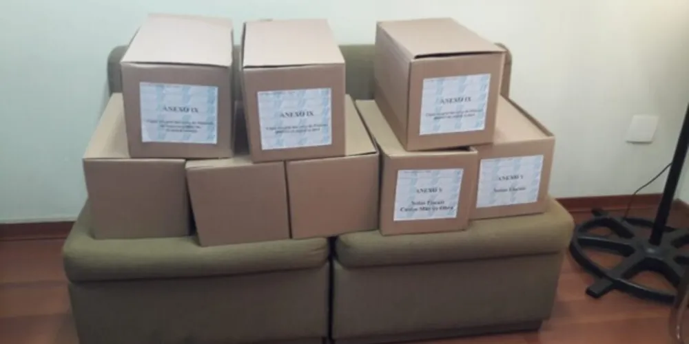 Aproximadamente 15 mil páginas de registros foram entregues.