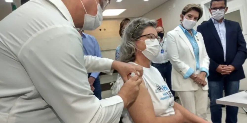 Das 168.627 vacinas recebidas pela Secretaria Municipal de Saúde, a cidade utilizou somente 98.206. Prefeitura diz que já aplicou 139 mil doses