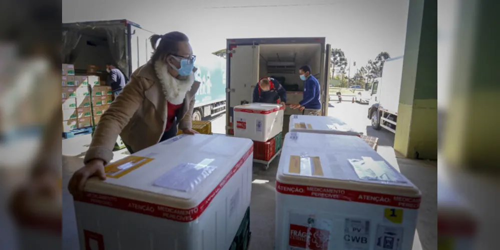 Vacinas entregues são para combater à covid-19.