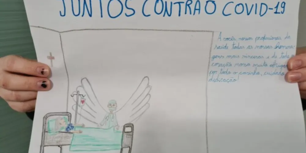 Registros foram expostos em mural da escola