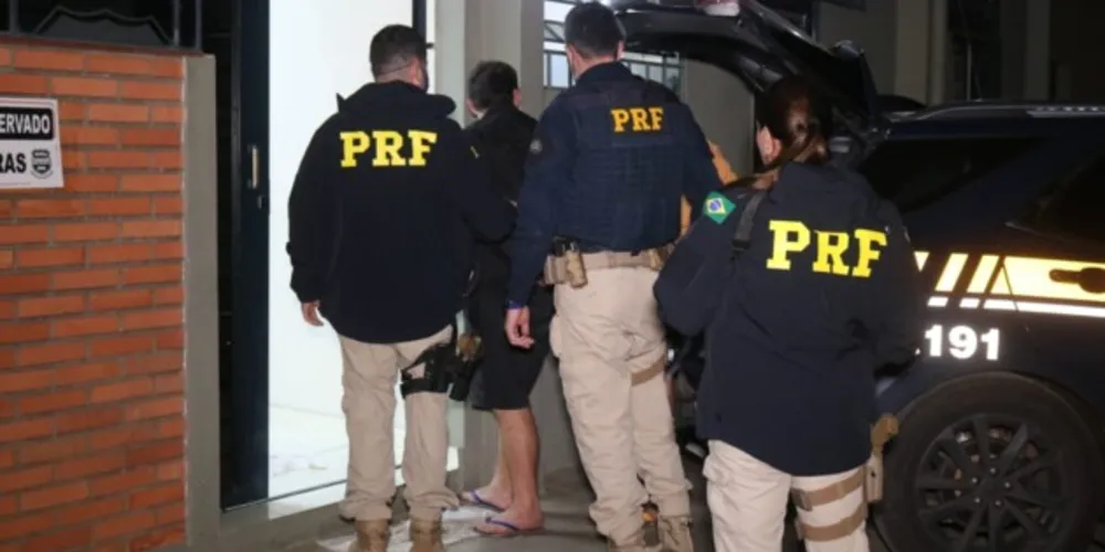 A primeira detenção de drogas aconteceu em Irati e a segunda na Avenida Souza Naves, trecho urbano da BR-373, em Ponta Grossa