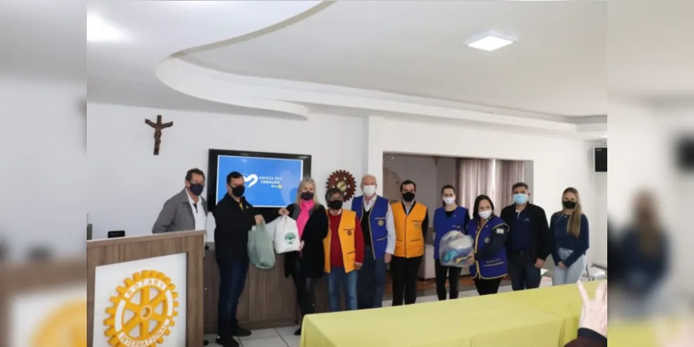 Clube Rotary lança campanha social para arrecadação de roupas e alimentos.