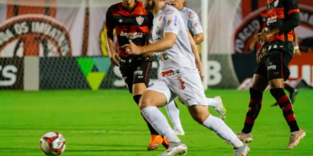 'Pode ser que este ponto conquistado possa valer a pena na sequência da competição', disse o treinador alvinegro