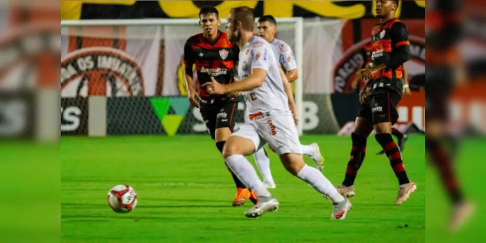 'Pode ser que este ponto conquistado possa valer a pena na sequência da competição', disse o treinador alvinegro