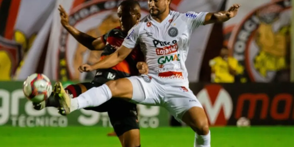 Debaixo de chuva, o Alvinegro traz para Ponta Grossa um ponto na bagagem. Próxima partida na competição será na quarta-feira