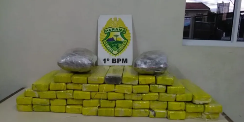 Duas menores, 16 e 17 anos, vieram de Foz de Iguaçu com a droga escondida nas bagagens