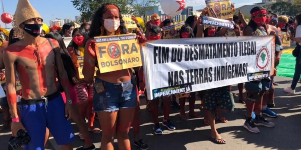 Manifestantes fazem novo ato contra governo federal neste sábado