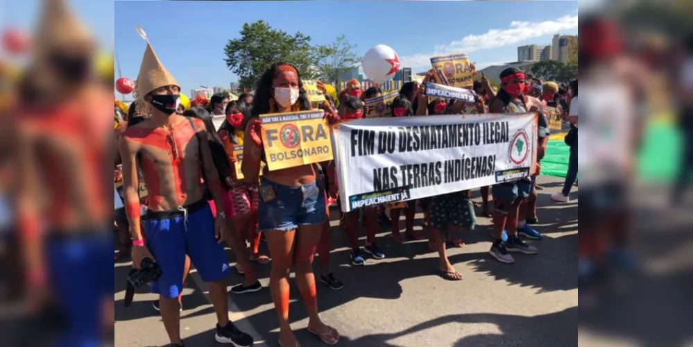 Manifestantes fazem novo ato contra governo federal neste sábado