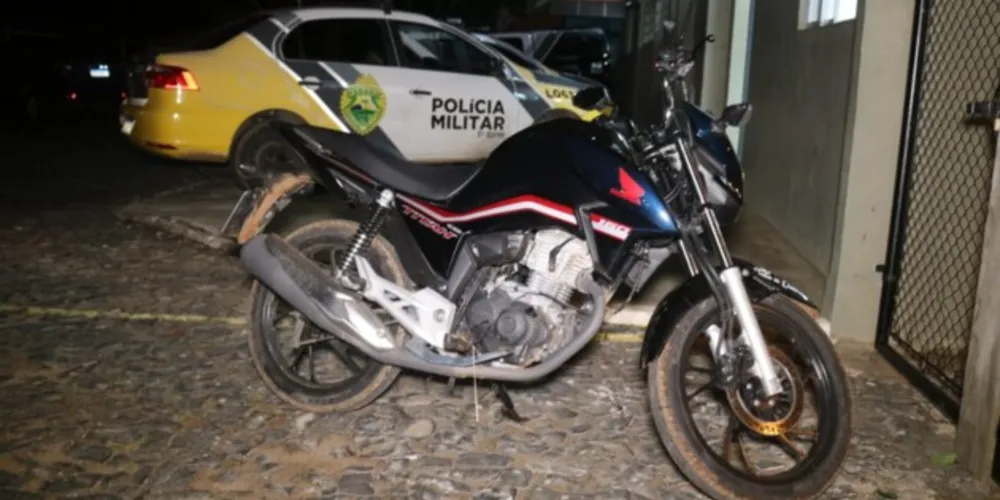 Motocicleta havia sido furtada em Curitiba e estava sendo monitorada por satélite