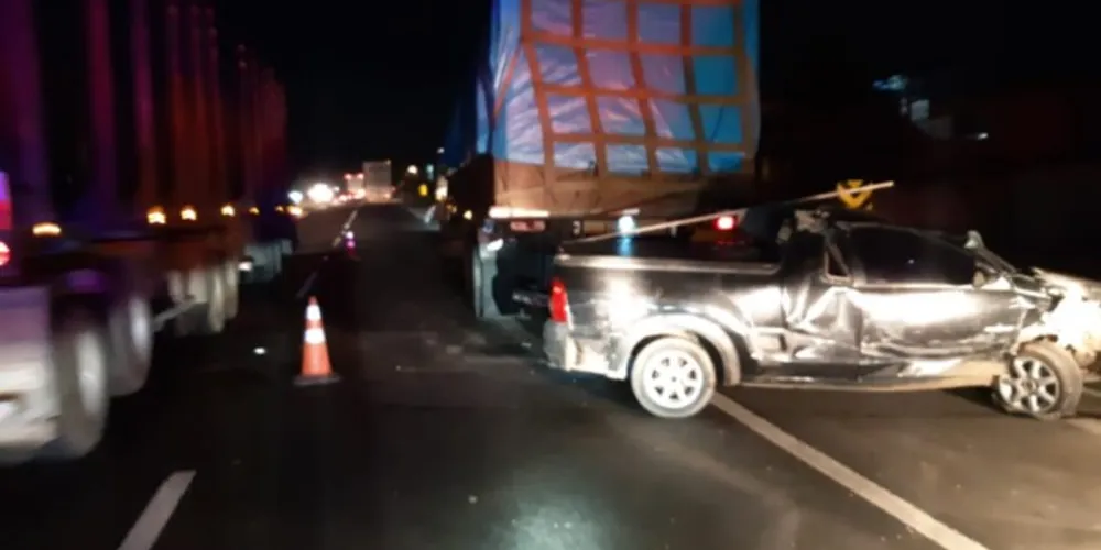 Equipes da Polícia Rodoviária Federal (PRF) e da CCR Rodonorte atenderam a ocorrência