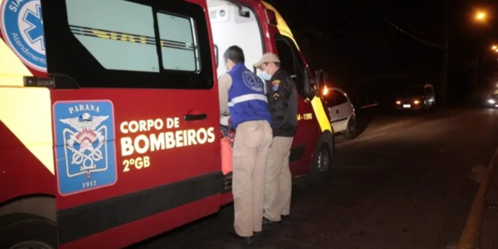 Acidente foi registrado no cruzamento entre as ruas Euzébio de Queiroz e Arnaldo Jansen, em Uvaranas