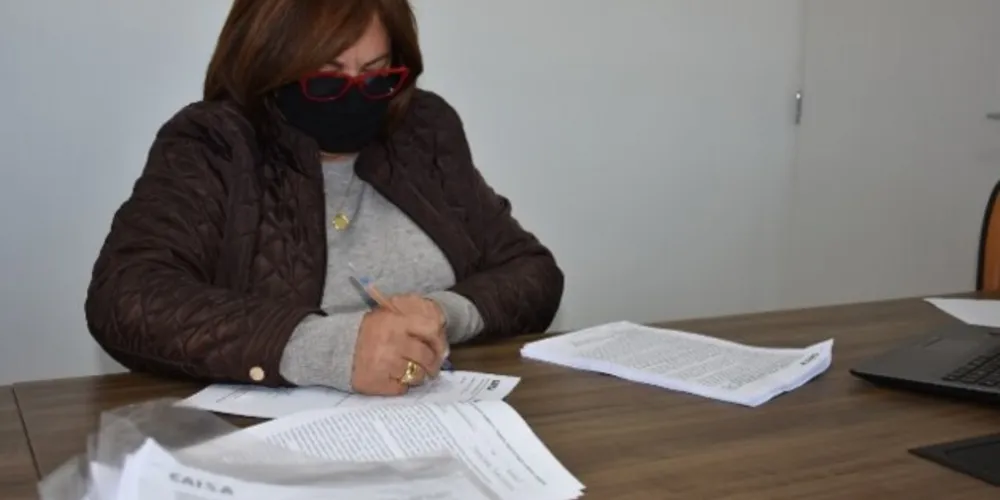 Equipes de trabalho já realizam trabalhos de terraplanagem no novo conjunto habitacional