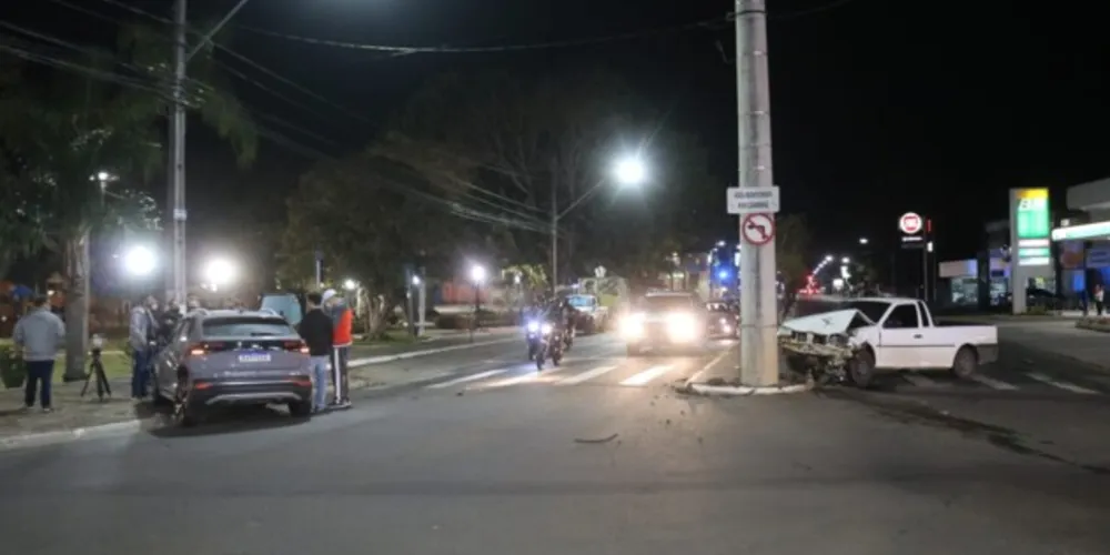 Acidente ocorreu na noite deste sábado