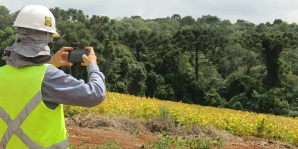 Equipe de Supervisão Ambiental alia aplicativos e tecnologia em campo para a preservação ambiental 