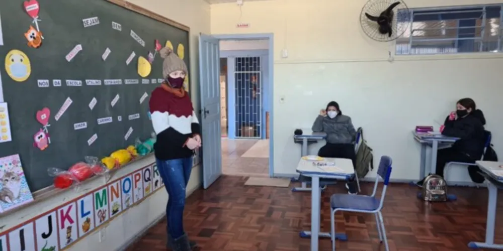 Volta no dia 19 de julho contou, também, com relato de professora que teve covid