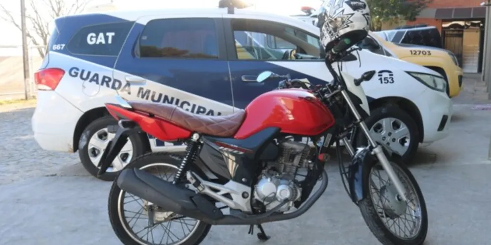 Jovem fugiu de uma equipe da Guarda Municipal por 8 km, furando semáforos, travando o trânsito, assustando pedestres e motoristas