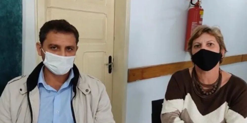 Prefeito Douglas Modesto e a vice Ivonete Costa acompanharam o início dos trabalhos. O local receberá pacientes de segunda à sexta-feira