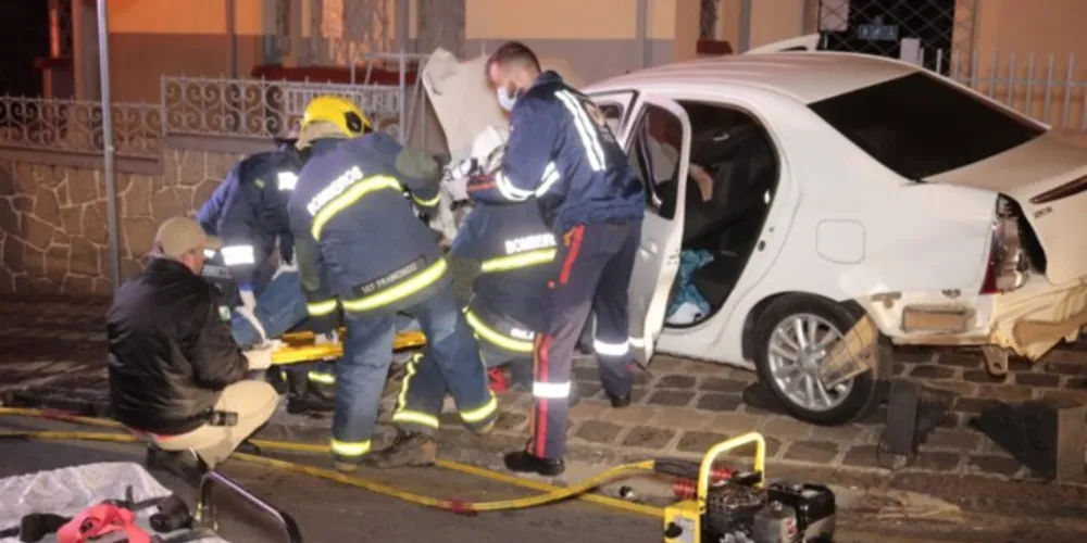 Acidente aconteceu no cruzamento das ruas Sete de Setembro e Francisco Burzio