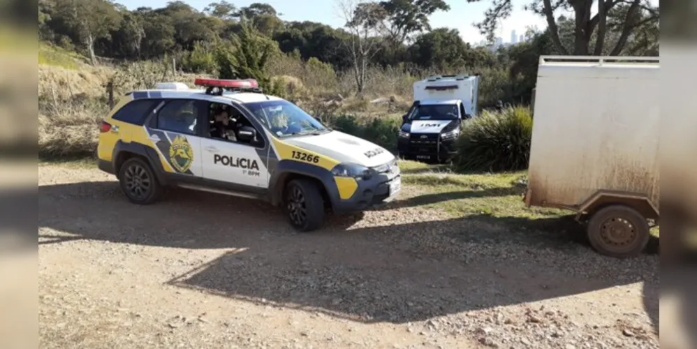 Corpo foi encontrado em um terreno baldio na tarde desta sexta-feira (30)