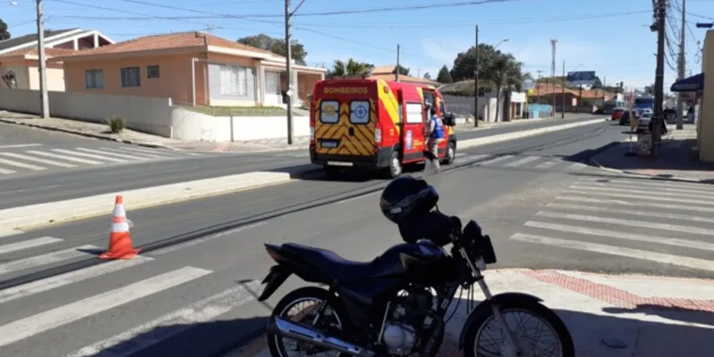 Acidente foi registrado na Avenida Carlos Cavalcanti, na tarde deste sábado (31)