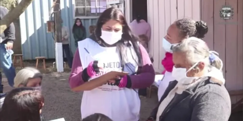 Profissionais prestaram atendimentos básicos para a população