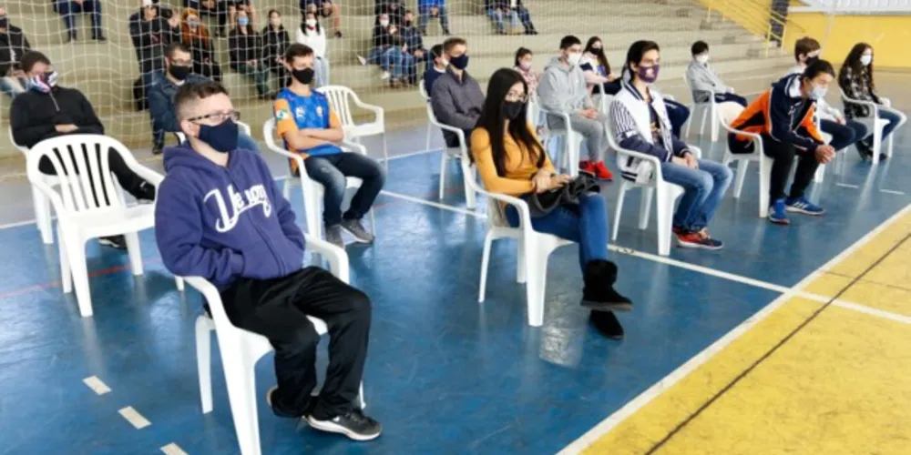 A cerimônia de premiação da etapa de abertura do Circuito Ponta-grossense de Xadrez Online aconteceu no Ginásio do SESC, da Vila Estrela